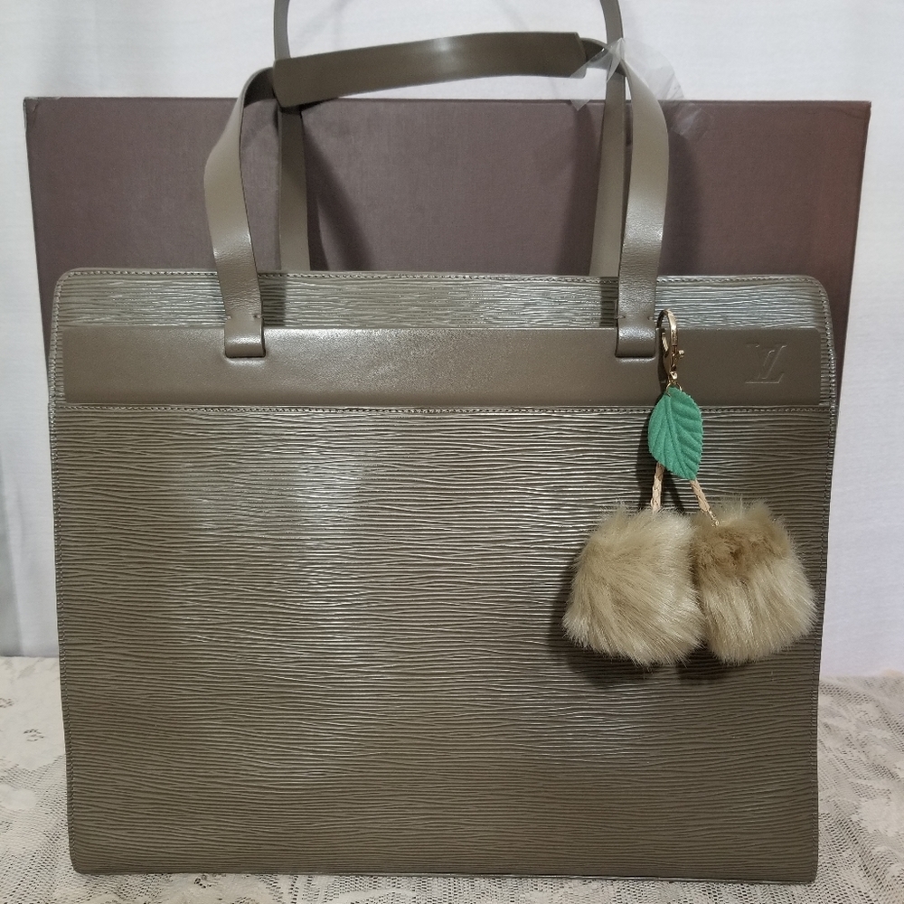 Authentic Louis Vuitton Epi Grey Croisette GM